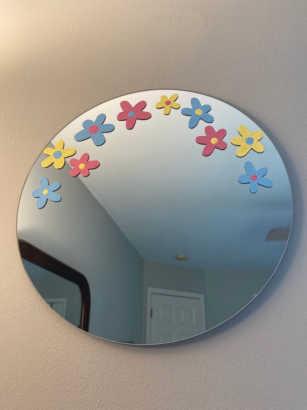 Miroir fleuri et coloré